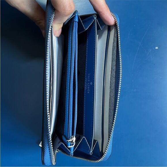 ♠️ Kate Spade Arctic Friends Penguin Wallet NWT $239 - Picture 3 of 9